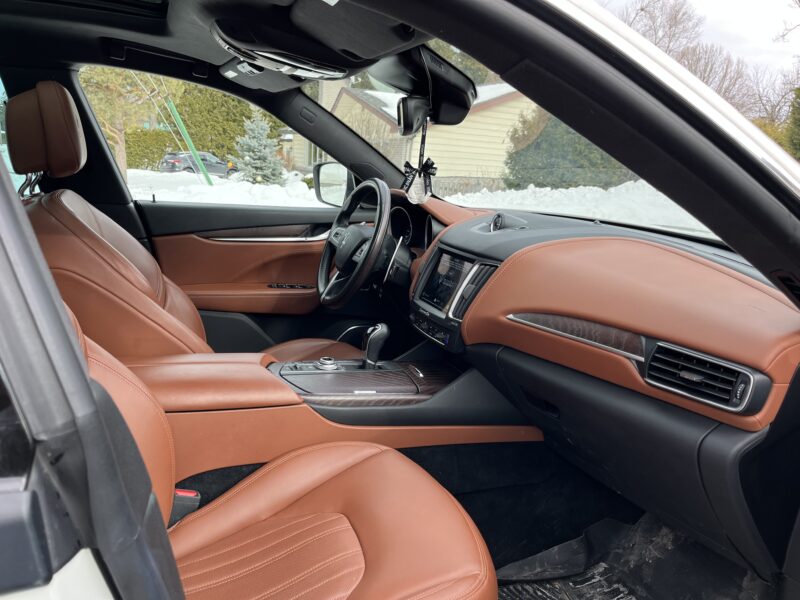 【帮车友转发】一手车主、低价转让，2018 Maserati Levante