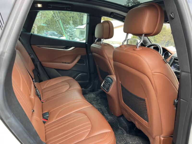 【帮车友转发】一手车主、低价转让，2018 Maserati Levante