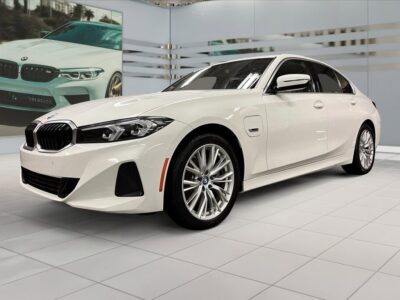 【九十脉推荐】一手车主、无事故、低里程、高性价比！2023 BMW 330e xDrive，插电式混动，高配，售价：$46,949（低于市场平均交易价格：17%）
