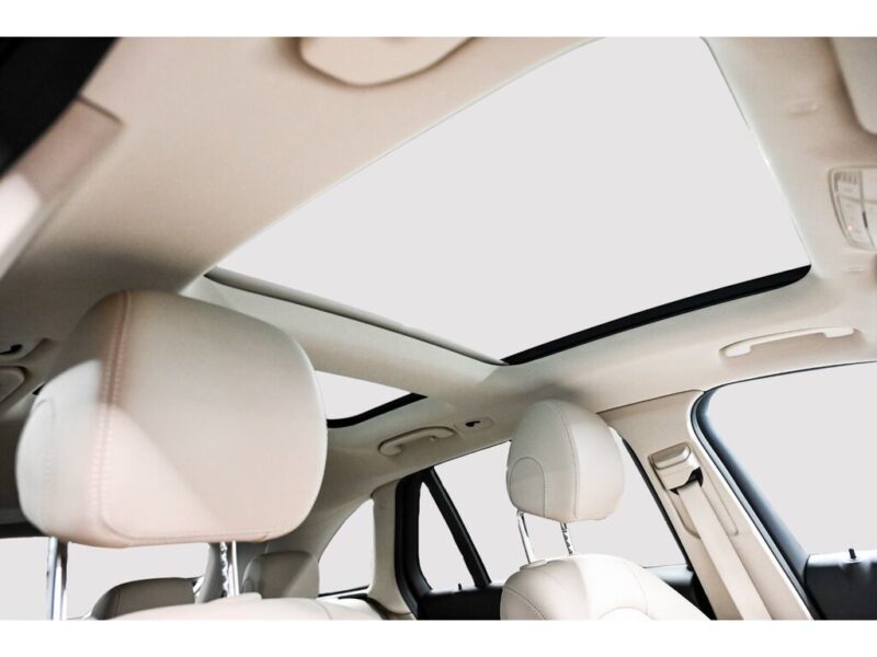 【九十脉推荐】一手车主、无事故、低里程、高性价比!2020 Mercedes-Benz GLC300,Premium Package 售价:$35,888(低于市场平均交易价格:15%)